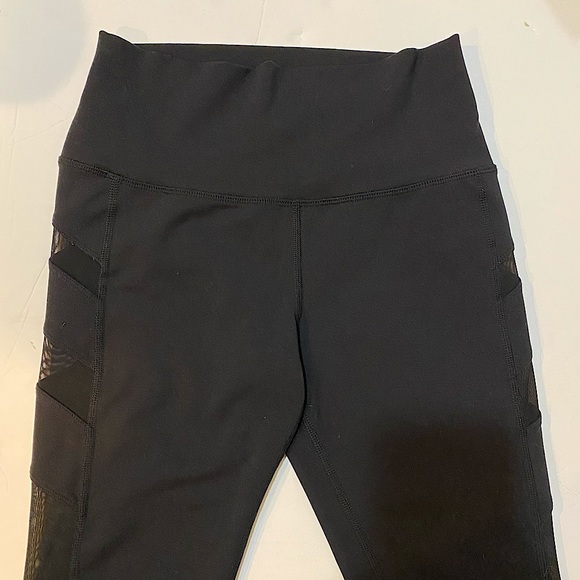 Alo Yoga Block High Waist Leggings Size Medium- EUC - Picture 4 of 9